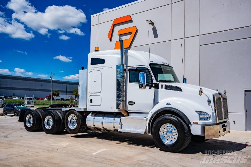 Kenworth T 880 Truck Tractor Units