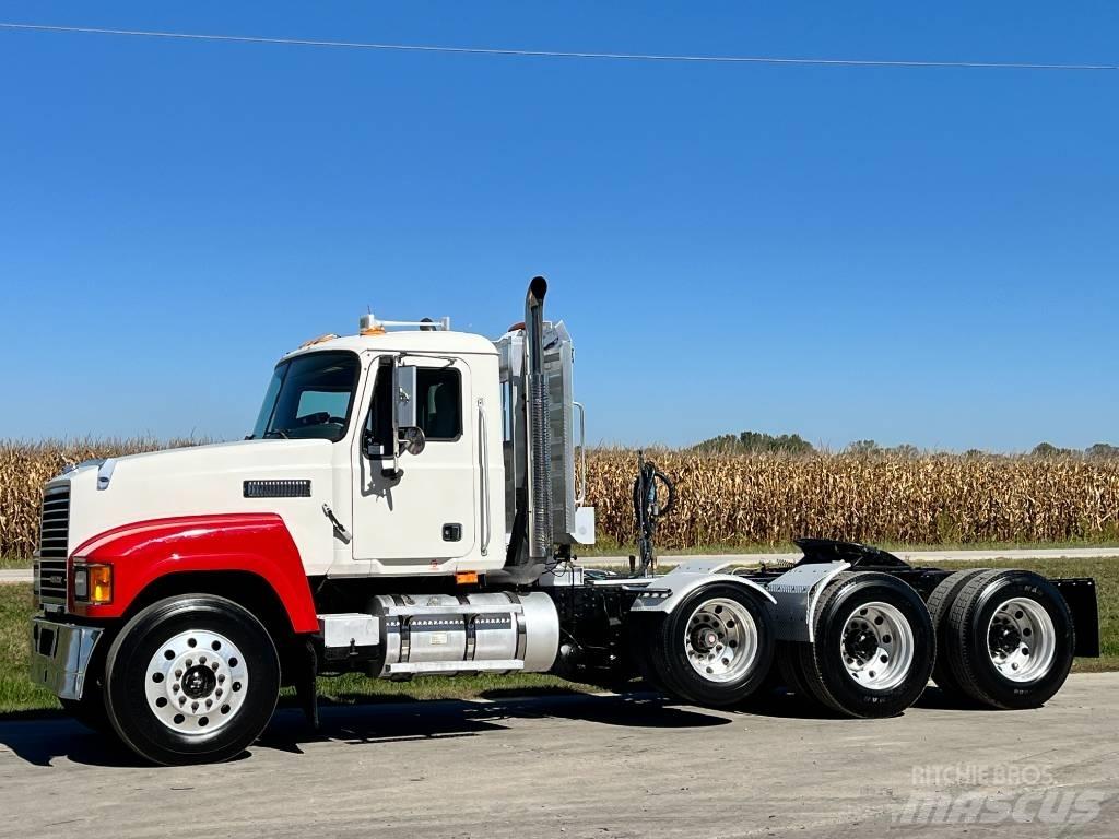 Mack CHU 613 Truck Tractor Units
