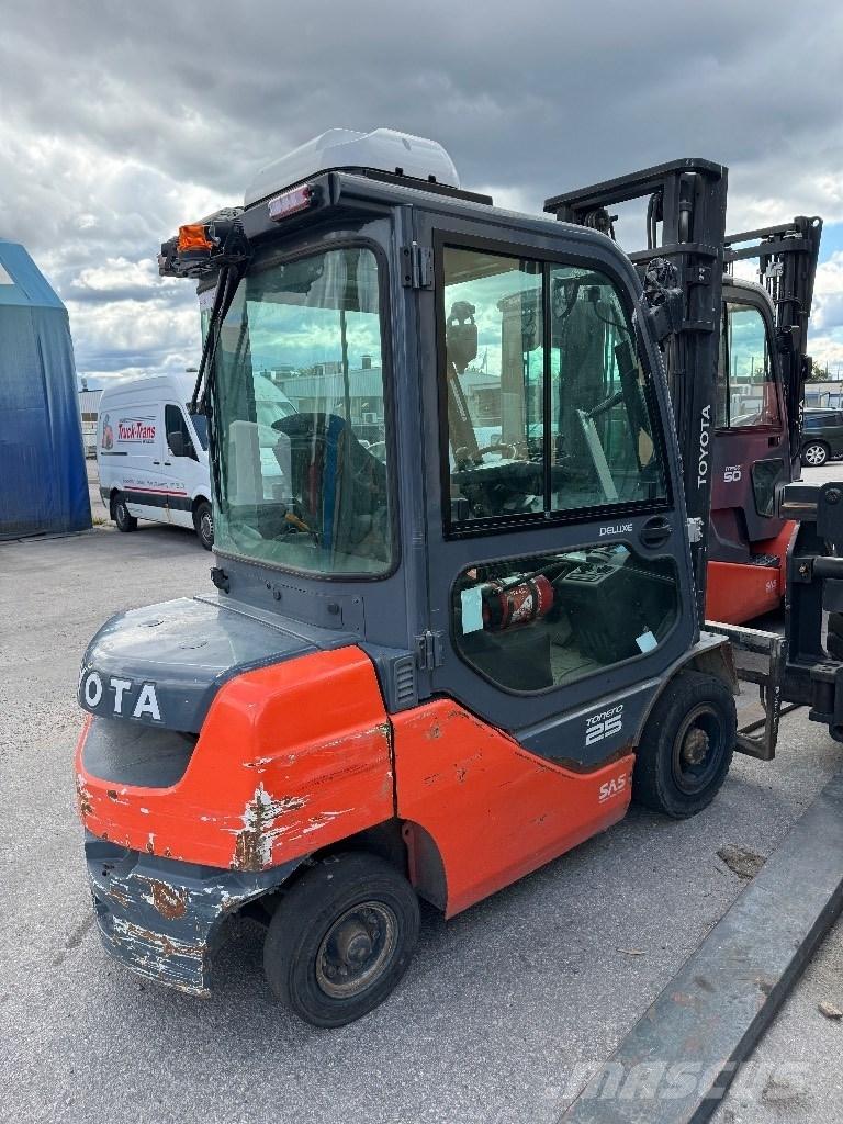 Toyota 02-8FDF25 Diesel trucks