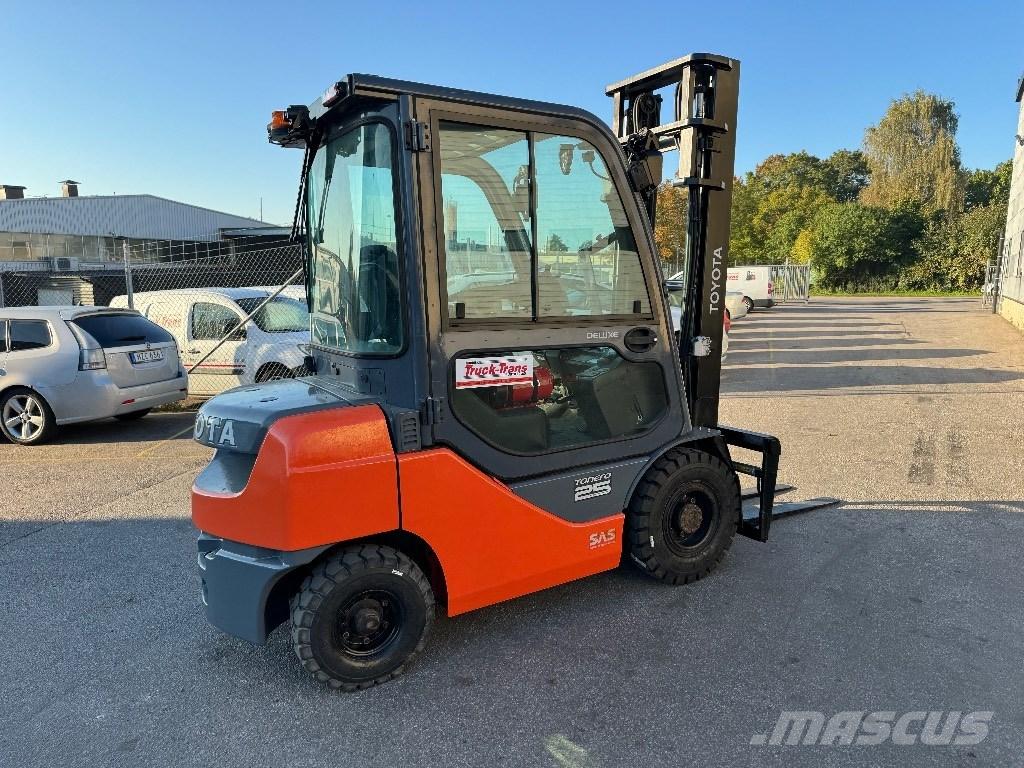 Toyota 02-8FDF25 Diesel trucks