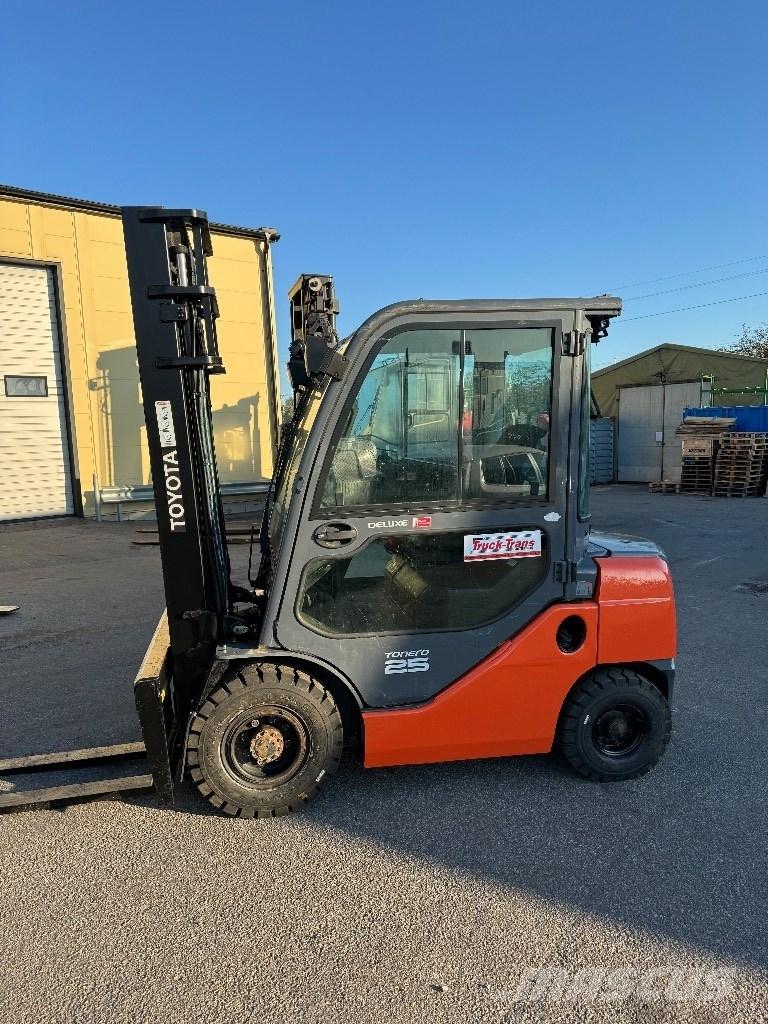 Toyota 02-8FDF25 Diesel trucks