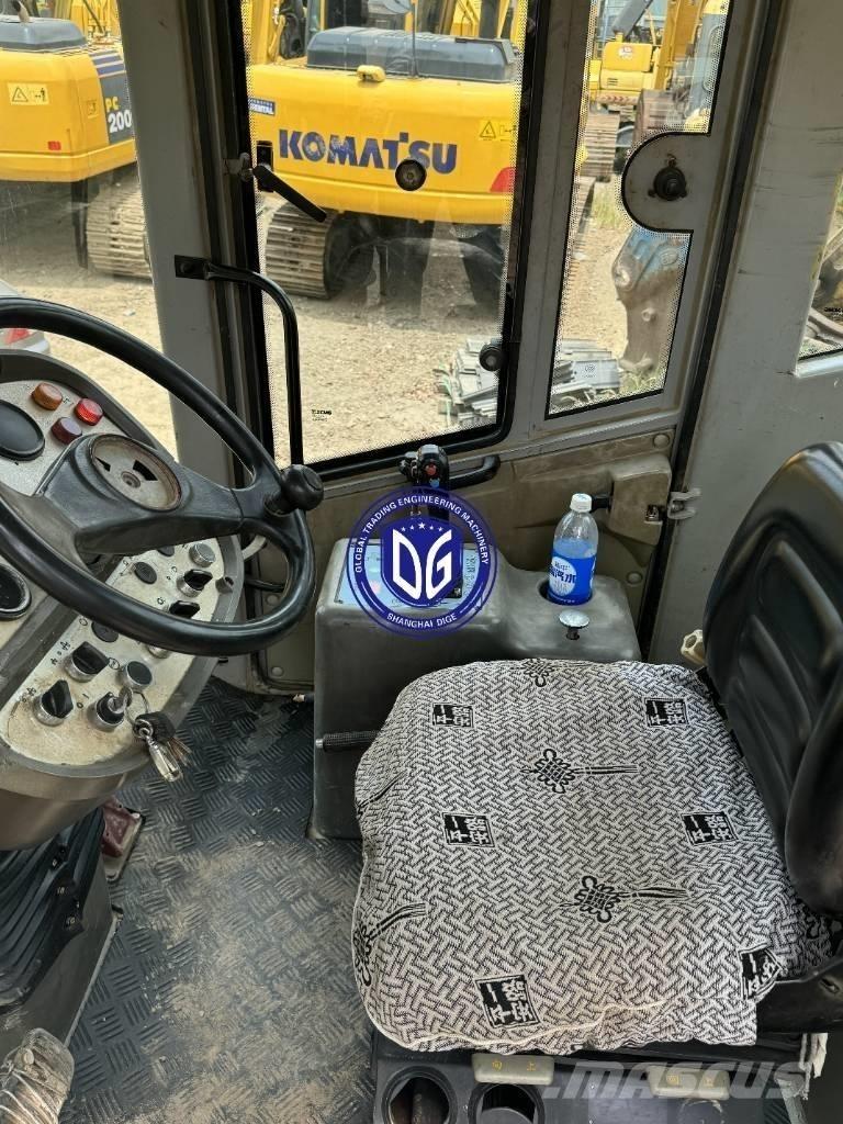 XCMG XS 203 J Single drum rollers