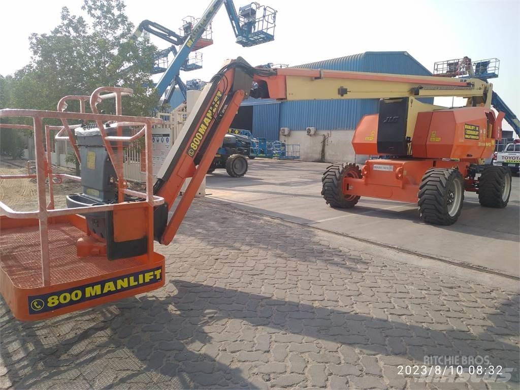 JLG 800AJ Articulated boom lifts