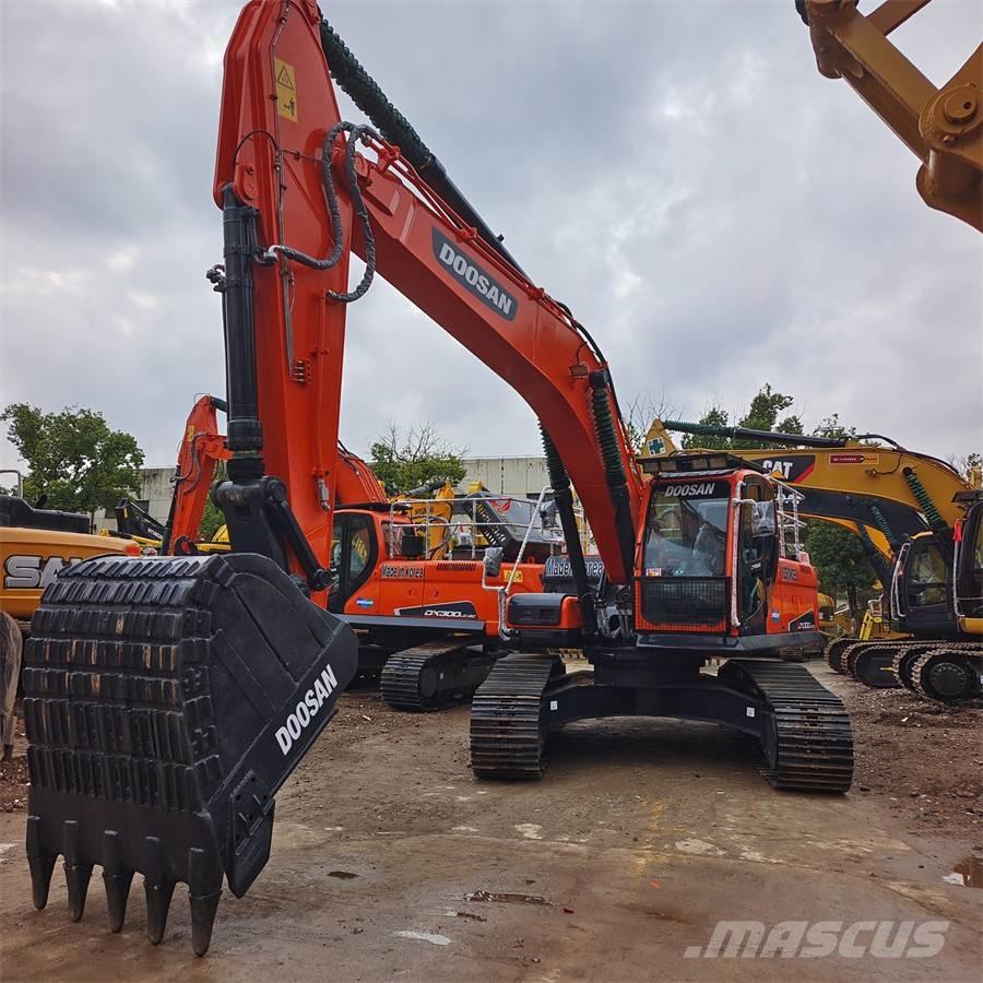 Doosan DX 300 LC Crawler excavators