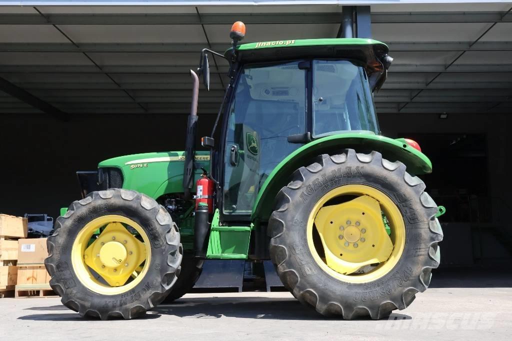 John Deere 5075 E Tractors