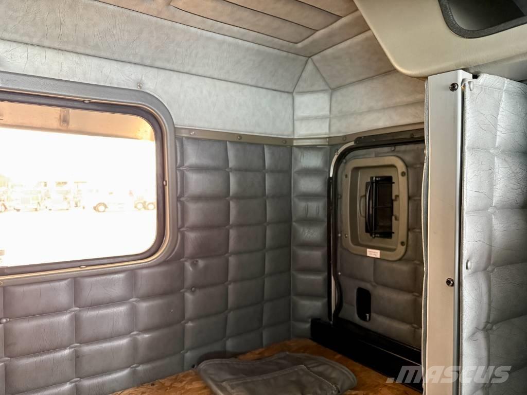 Peterbilt 379 Truck Tractor Units