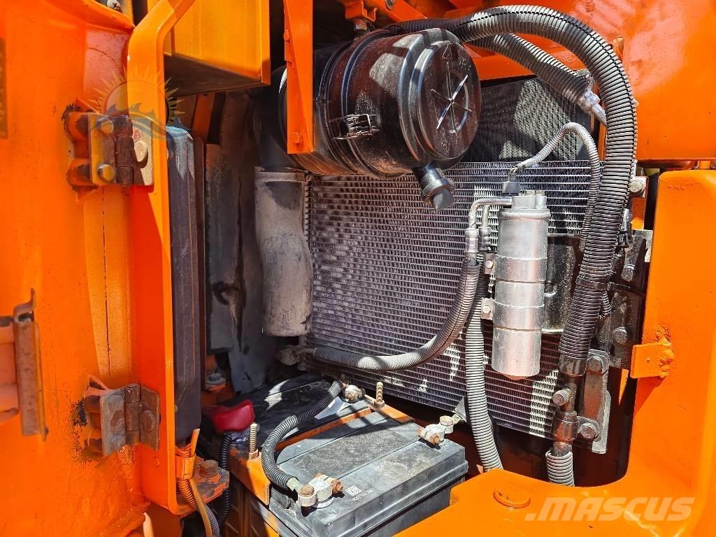 Hitachi ZX 75 Midi excavators  7t - 12t