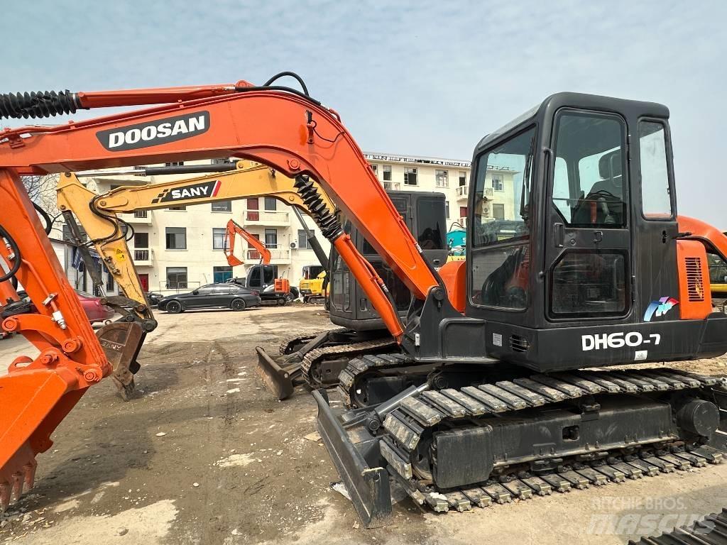 Doosan DH 60 Mini excavators < 7t