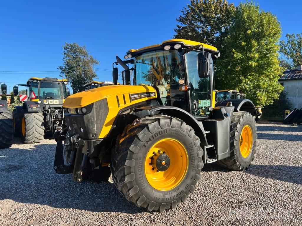 JCB Fastrac 4220 Tractors