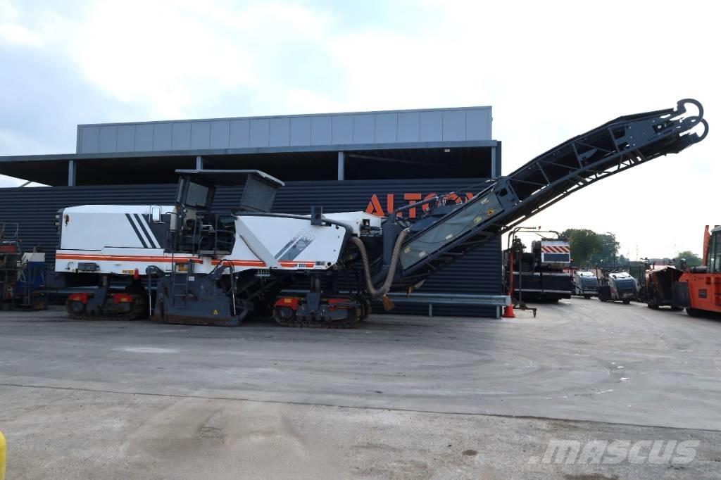 Wirtgen W250 Asphalt cold milling machines