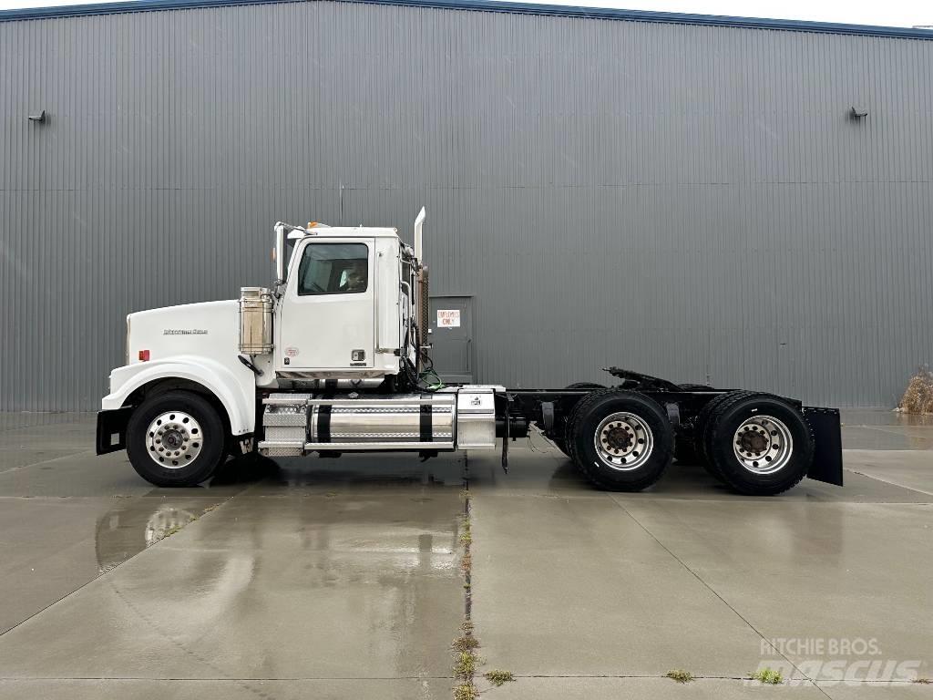 Western Star 4900 SF Truck Tractor Units