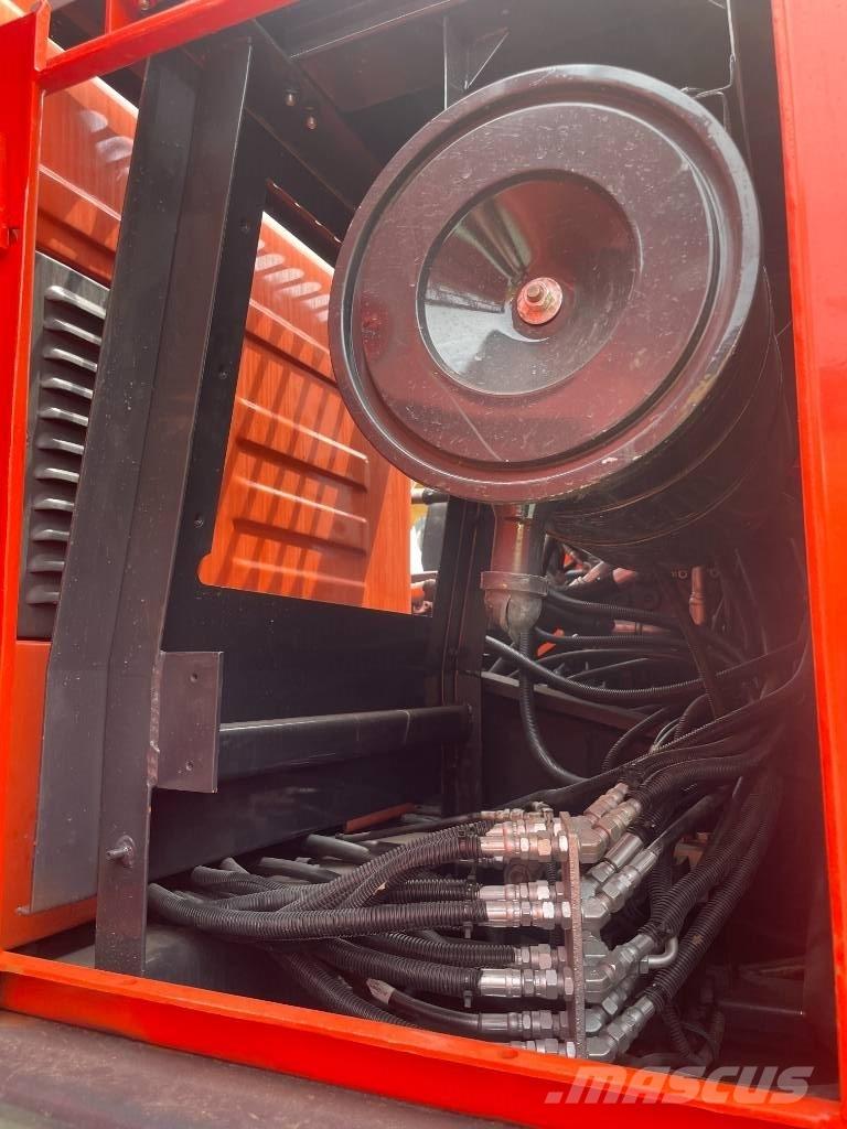 Doosan DX225LCA Crawler excavators