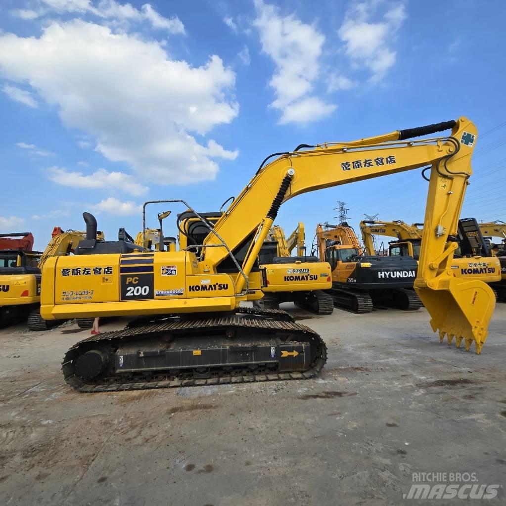 Komatsu PC 200-8 Crawler excavators