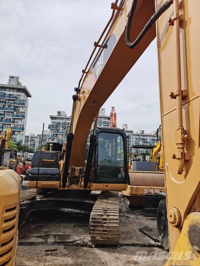 CAT 323D Crawler excavators