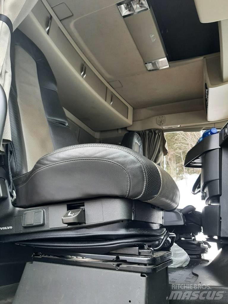 Volvo FH 13 Containerframe/Skiploader trucks