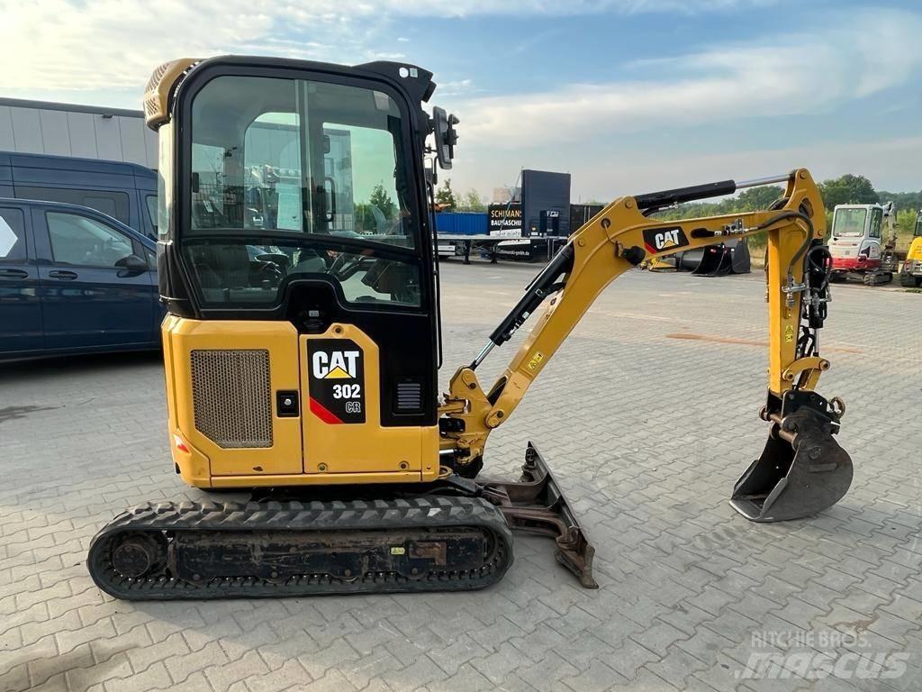 CAT 302 Mini excavators < 7t
