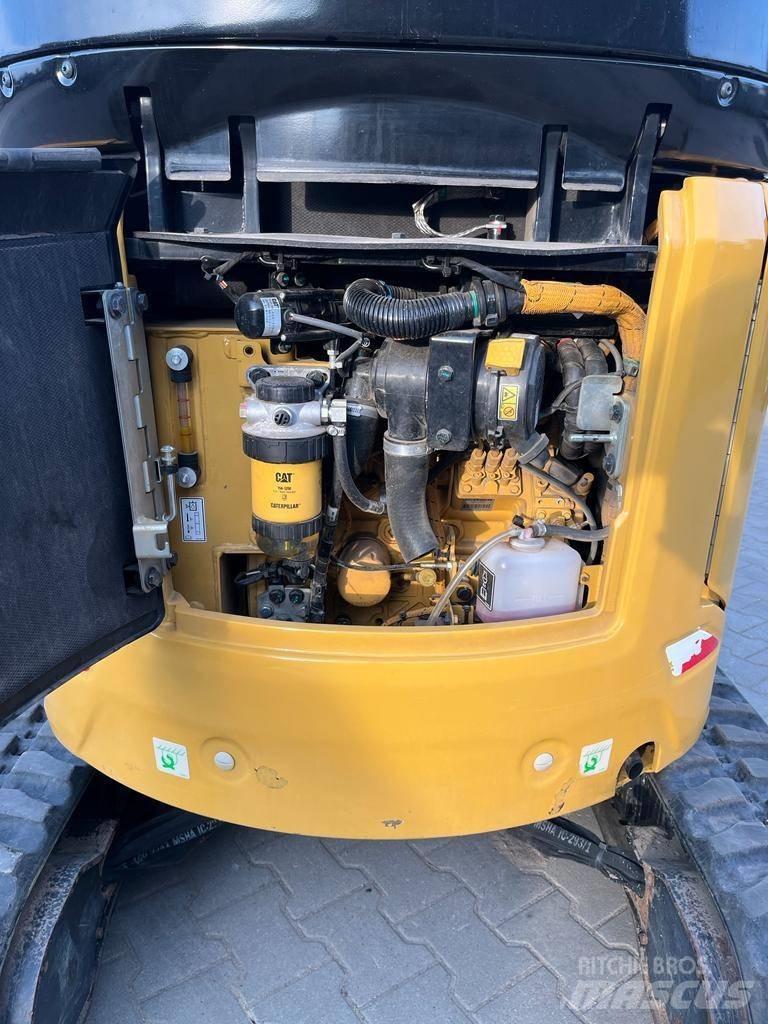 CAT 302 Mini excavators < 7t