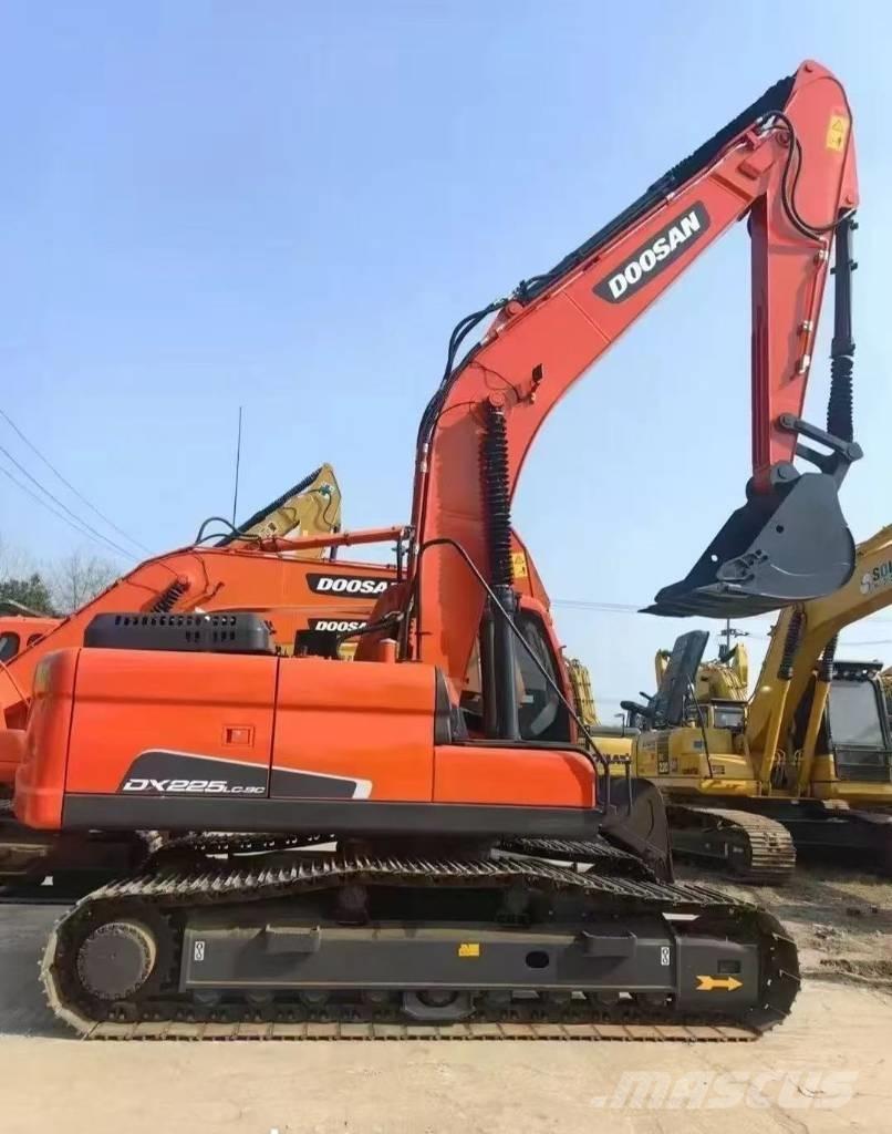 Doosan DX 225 LC Crawler excavators