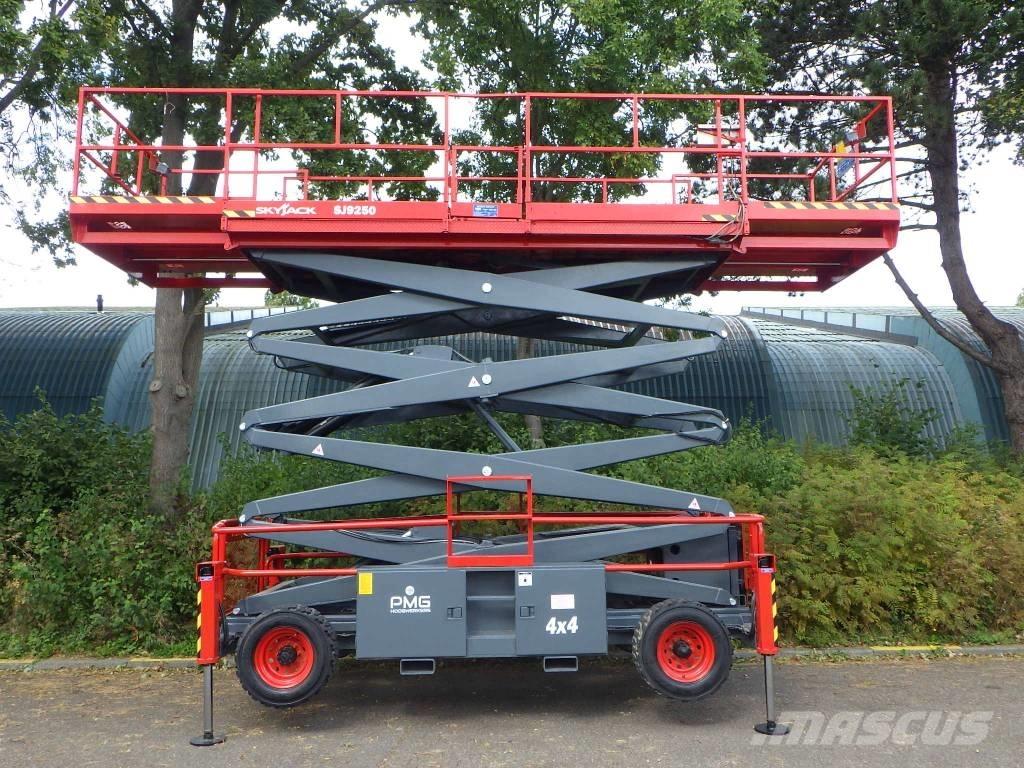 SkyJack SJ9250 Scissor lifts