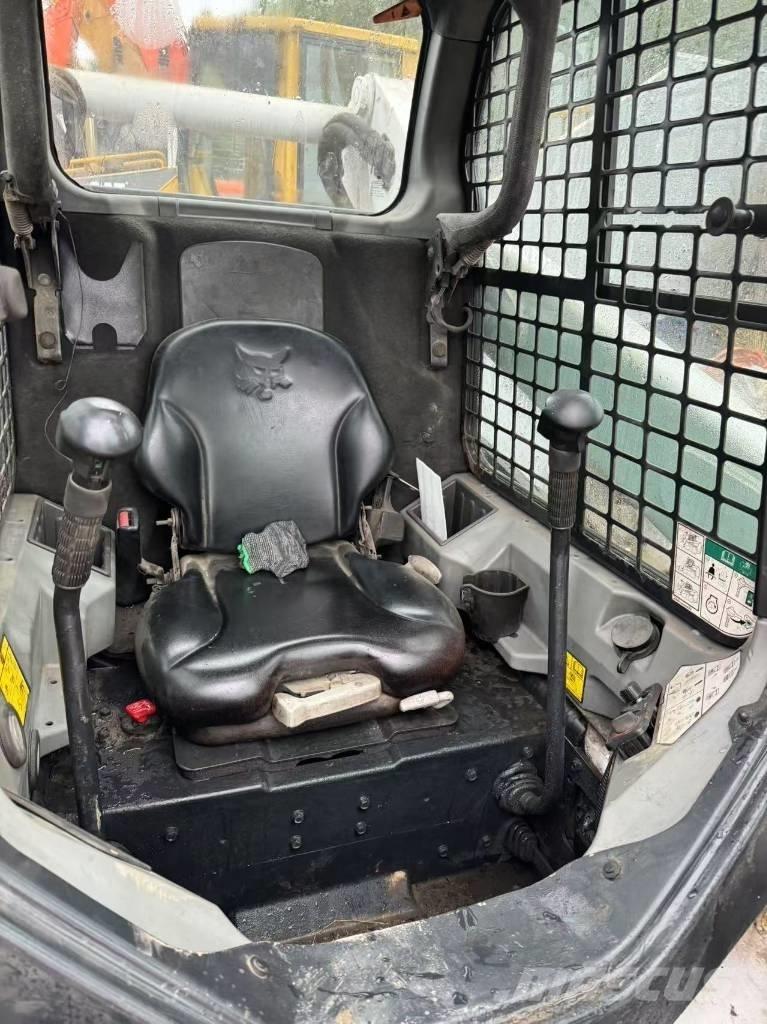Bobcat T 770 Crawler FEL's