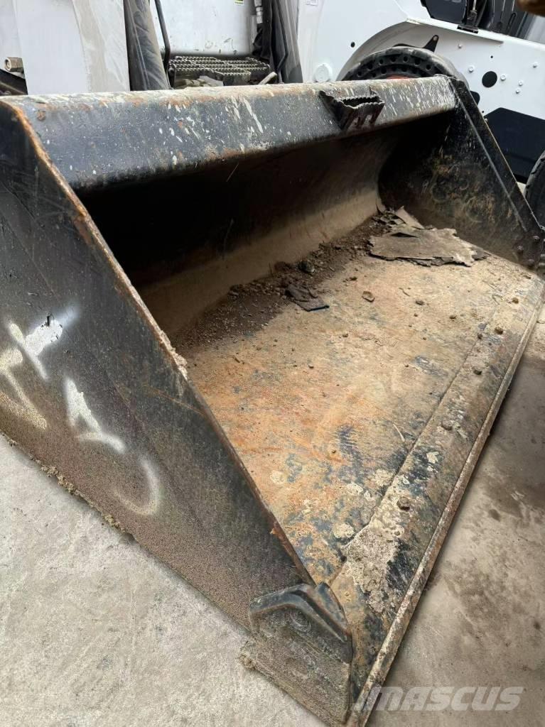 Bobcat T 770 Crawler FEL's