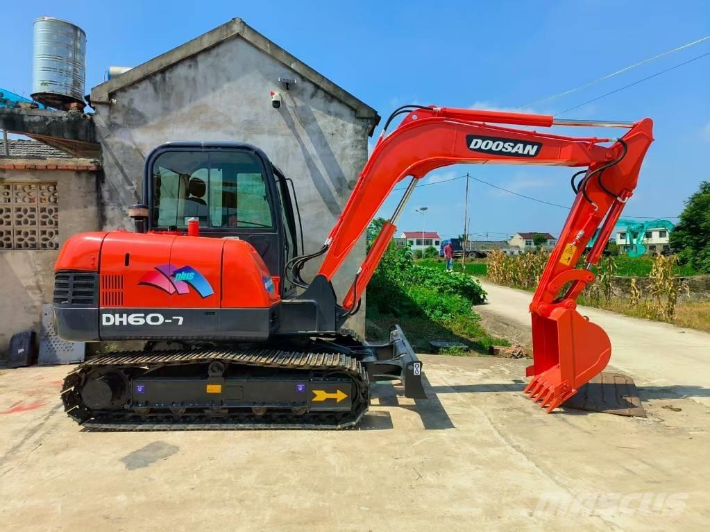 Doosan DH 60 Mini excavators < 7t