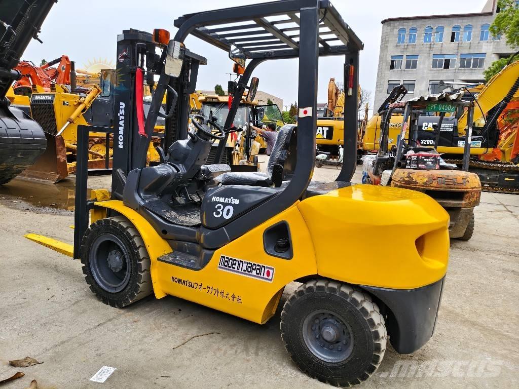 Komatsu FD 30 Diesel trucks