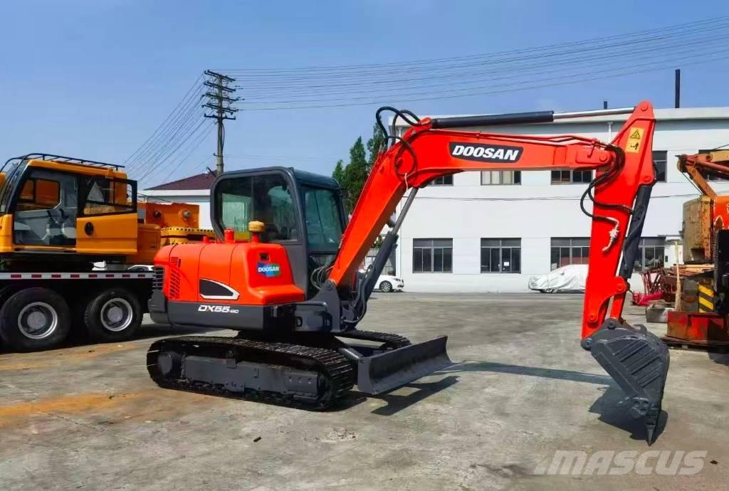 Doosan DH 55 Mini excavators < 7t