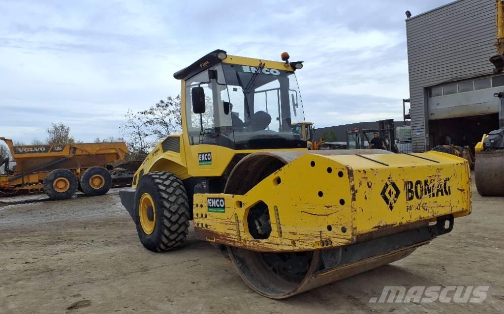 Bomag BW219D5 Tampers