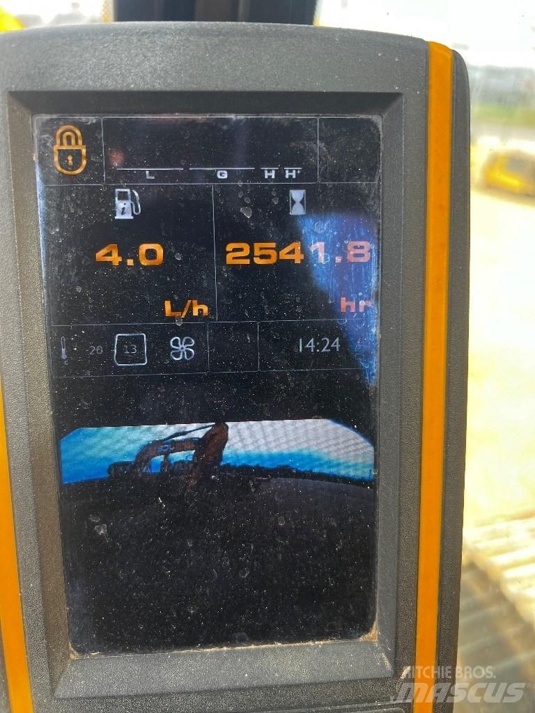 JCB JS 220 N LC Crawler excavators
