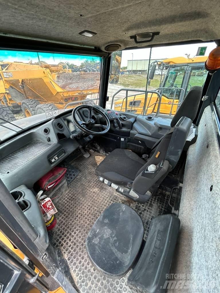 Bell B30E Articulated Haulers