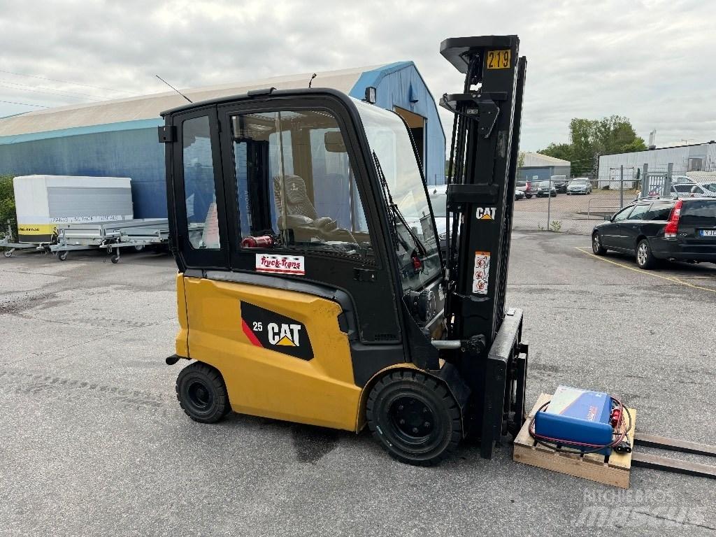 CAT EP25CN Electric forklift trucks