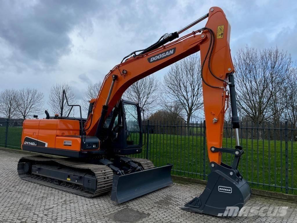 Komatsu dx140w Crawler excavators