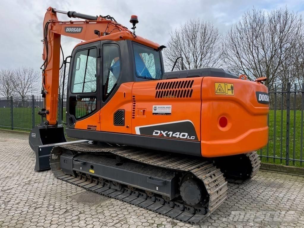 Komatsu dx140w Crawler excavators