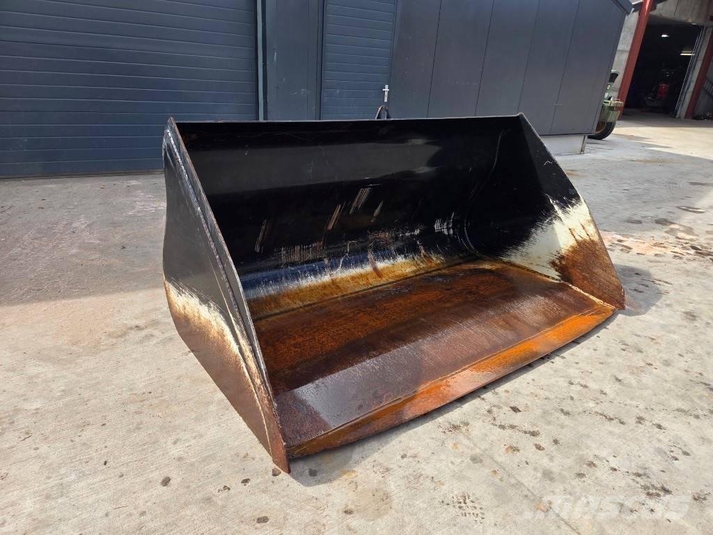 JLG 2450 / 2400 FEL`s  spares & accessories