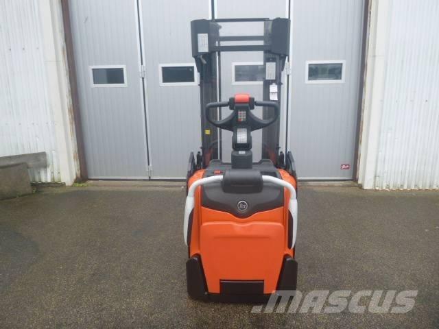 BT SPE 140 L Pedestrian stacker