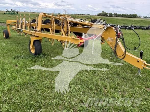 Vermeer VR1428 Rakes and tedders