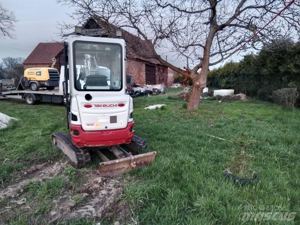 Takeuchi TB 225 Mini excavators < 7t