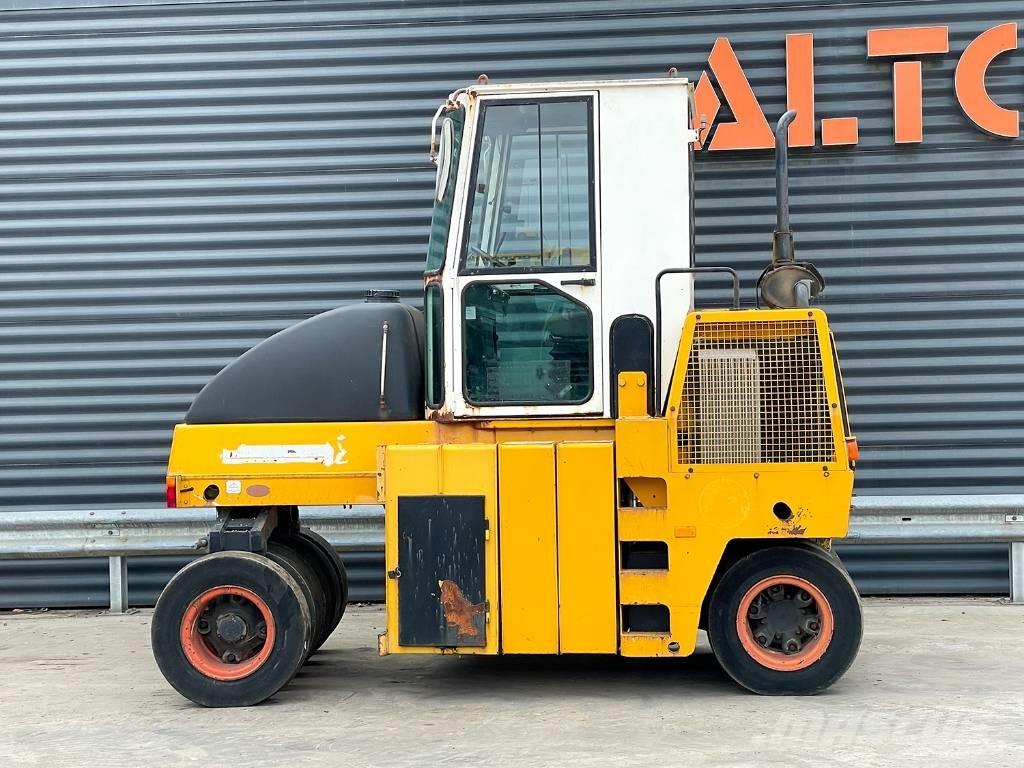 Dynapac CP 142 Pneumatic tired rollers