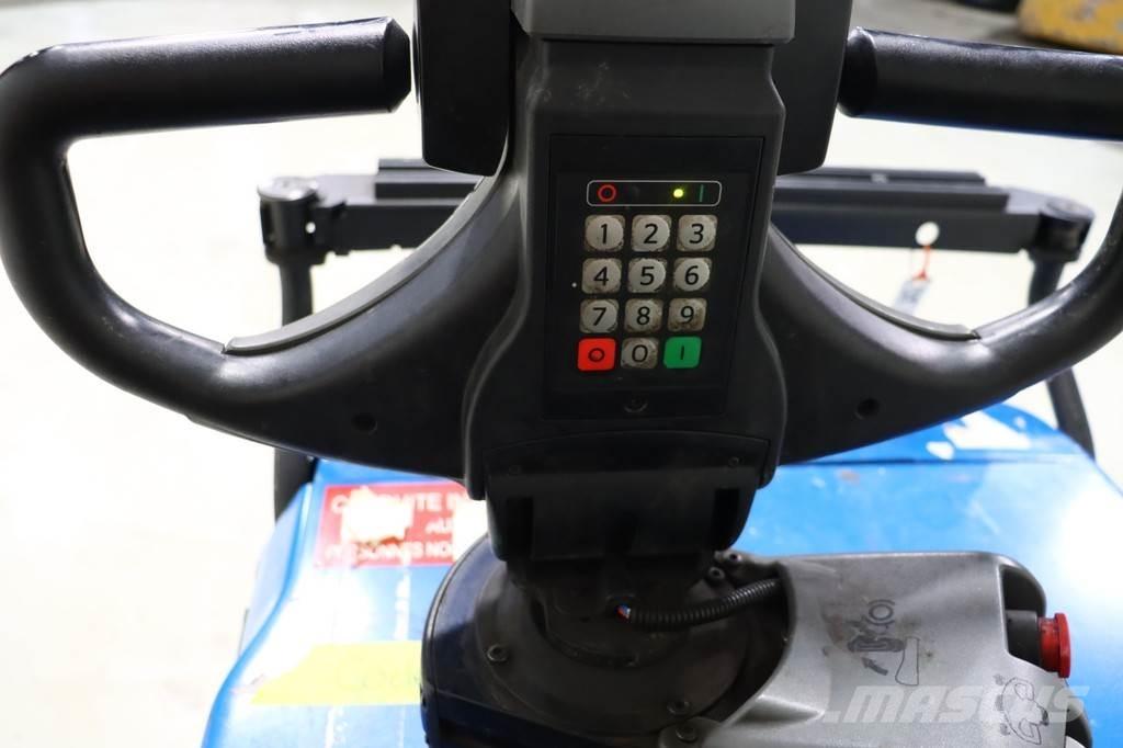 Toyota OSE120 Low lift order picker