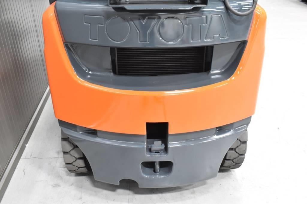 Toyota 06-8FG15F LPG trucks