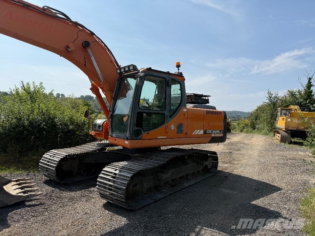 Doosan DX 225 LC Crawler excavators