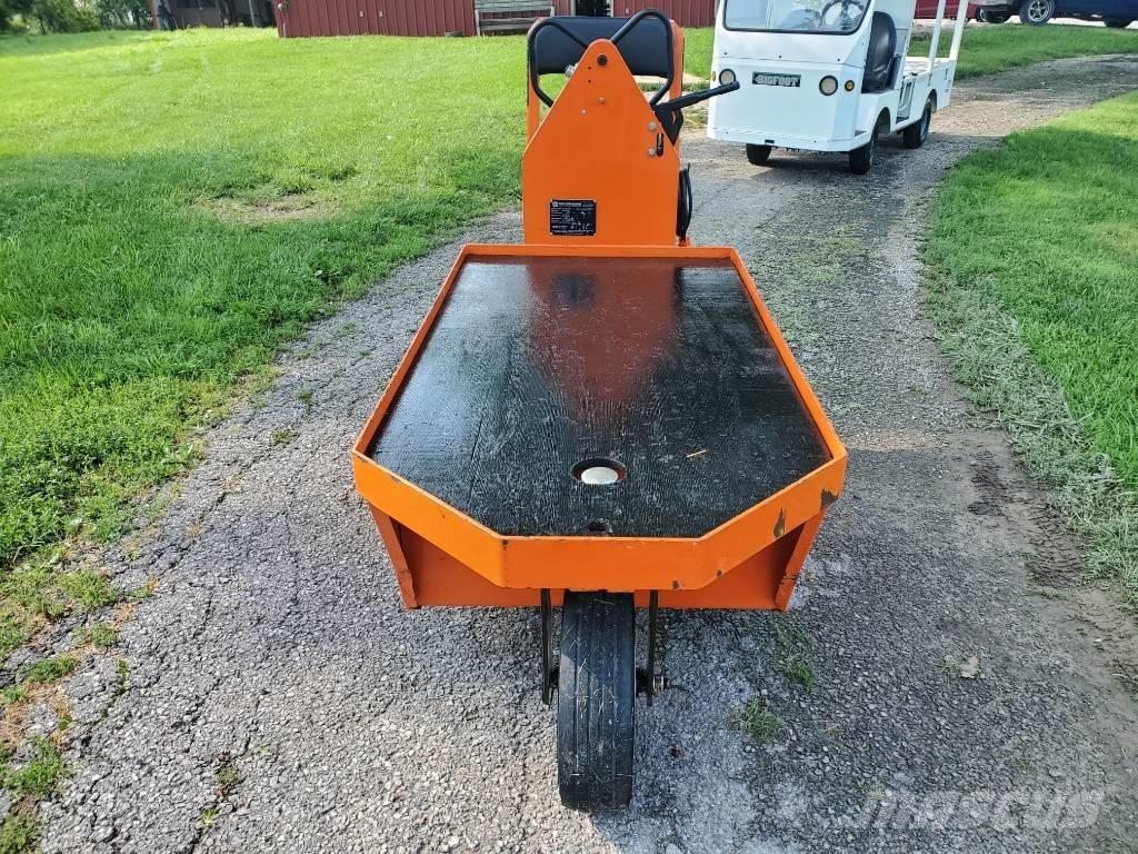 Taylor-Dunn SC100 Towing truck