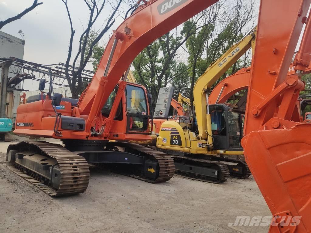 Doosan DX 300 Crawler excavators