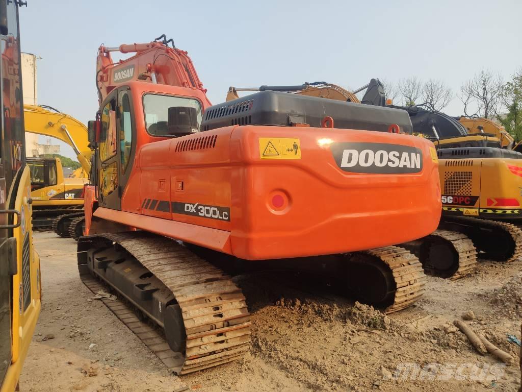 Doosan DX 300 Crawler excavators