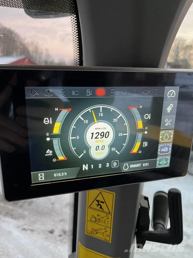 New Holland W 110D Farming telehandlers