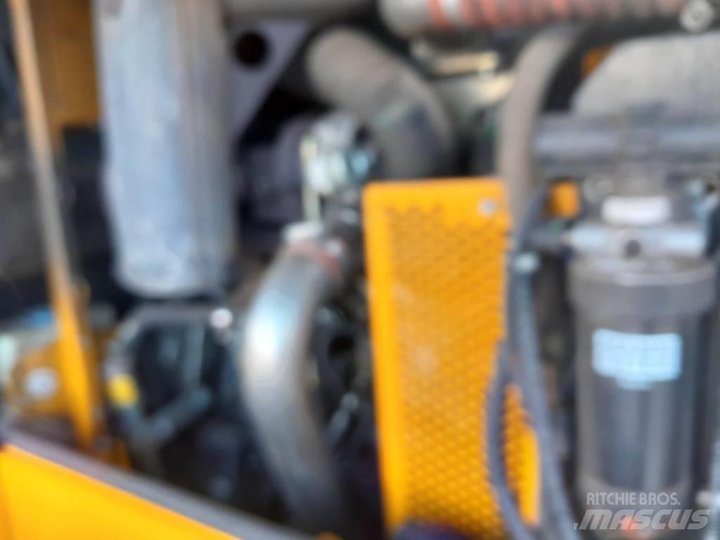 JCB 412 Farming telehandlers