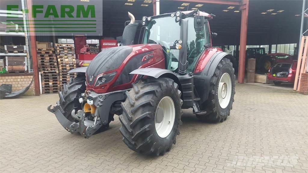 Valtra T 174 Tractors