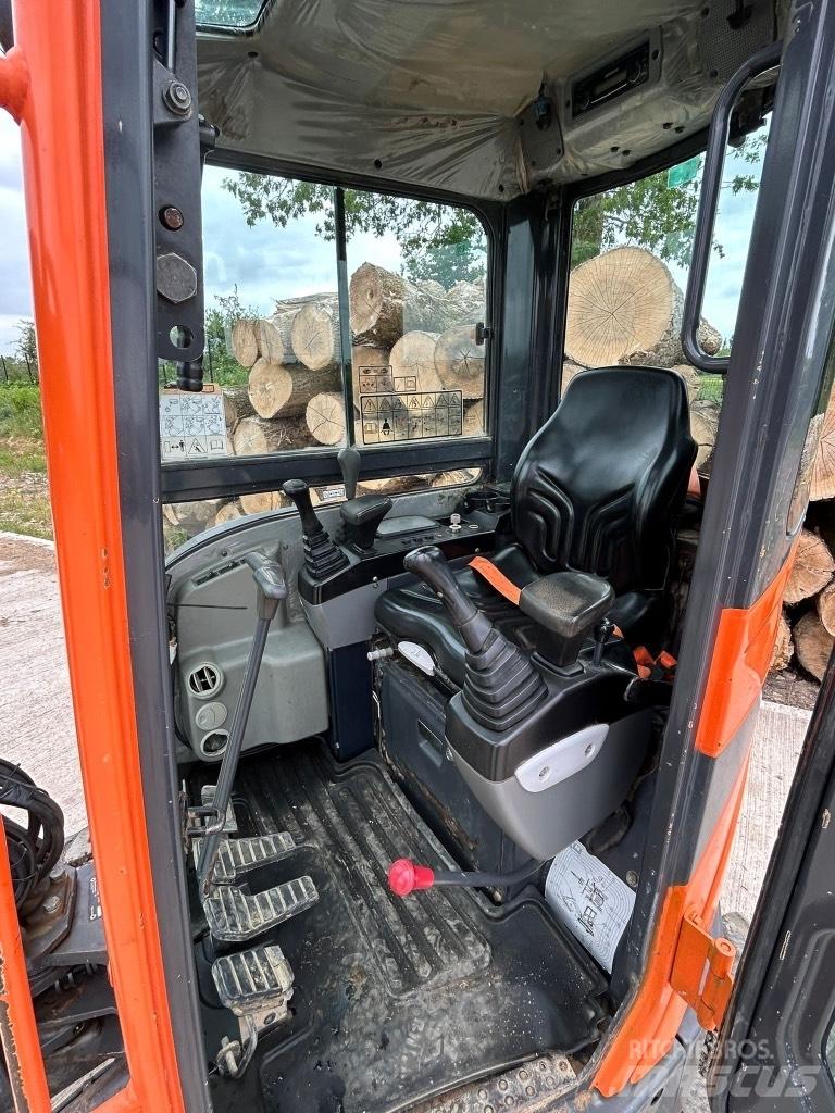Doosan DX 27 Z Mini excavators < 7t