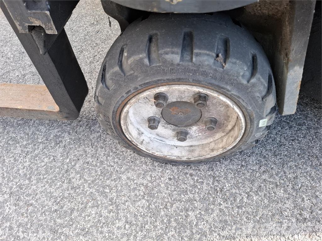 Combilift C3000CB 4-way reach truck